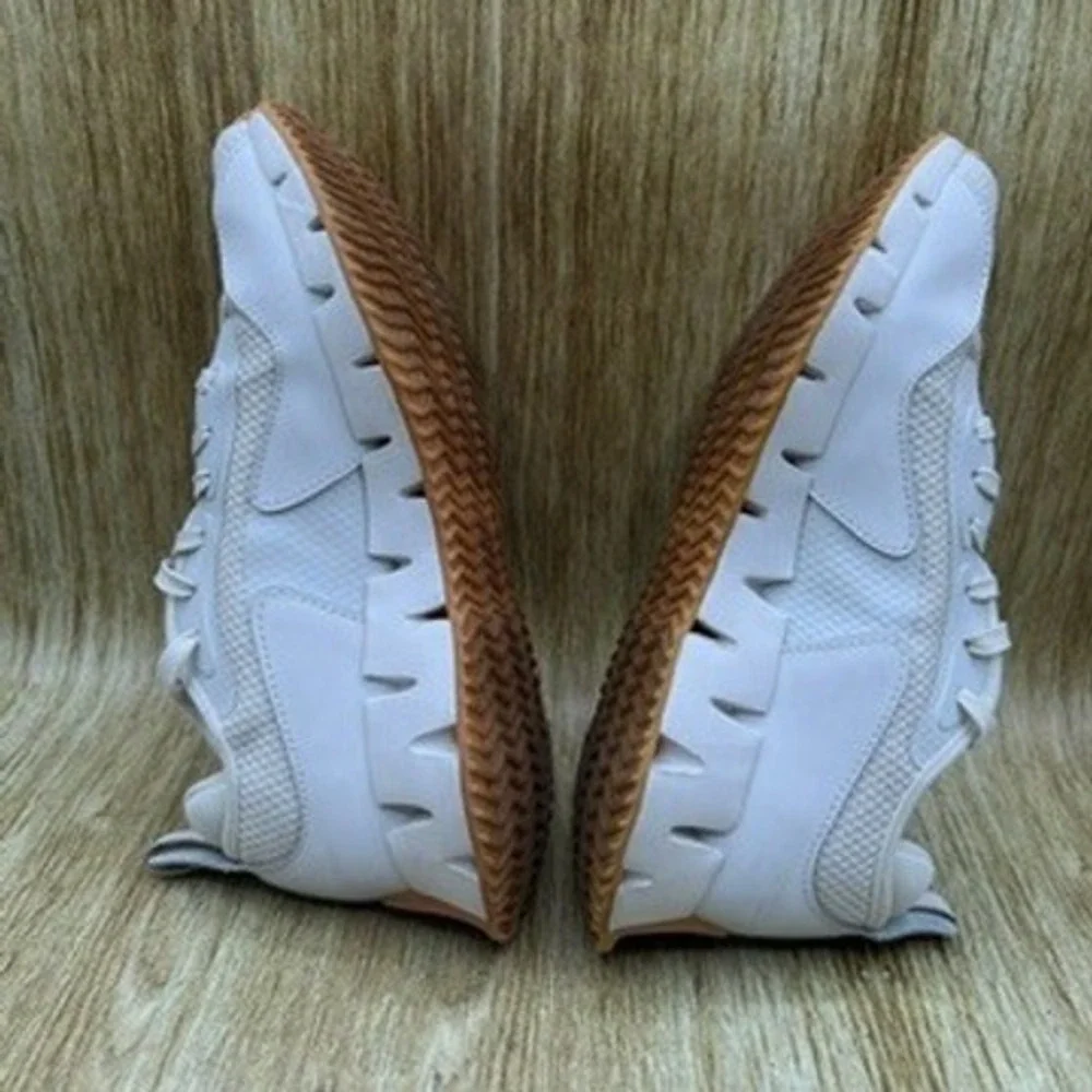 Reebok Zig‎ Dynamica Women's Size 8.5 Athletic Shoes White Gum Sole Sneakers